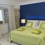 Gostinjska kuća Giron 4*